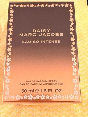 Daisy Marc Jacobs Eau So Intense EDP (New in Box)